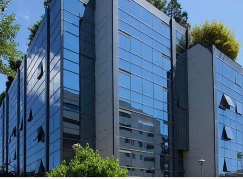 (For Rent) Commercial Building || Piraias/Piraeus - 2.200 Sq.m, 33.000€ 