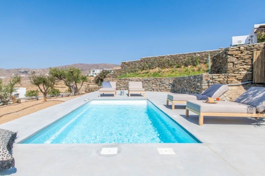 (Προς Πώληση) Κατοικία Συγκρότημα κατοικιών || Κυκλάδες/Τήνος - 268 τ.μ, 7 Υ/Δ, 1.800.000€ 