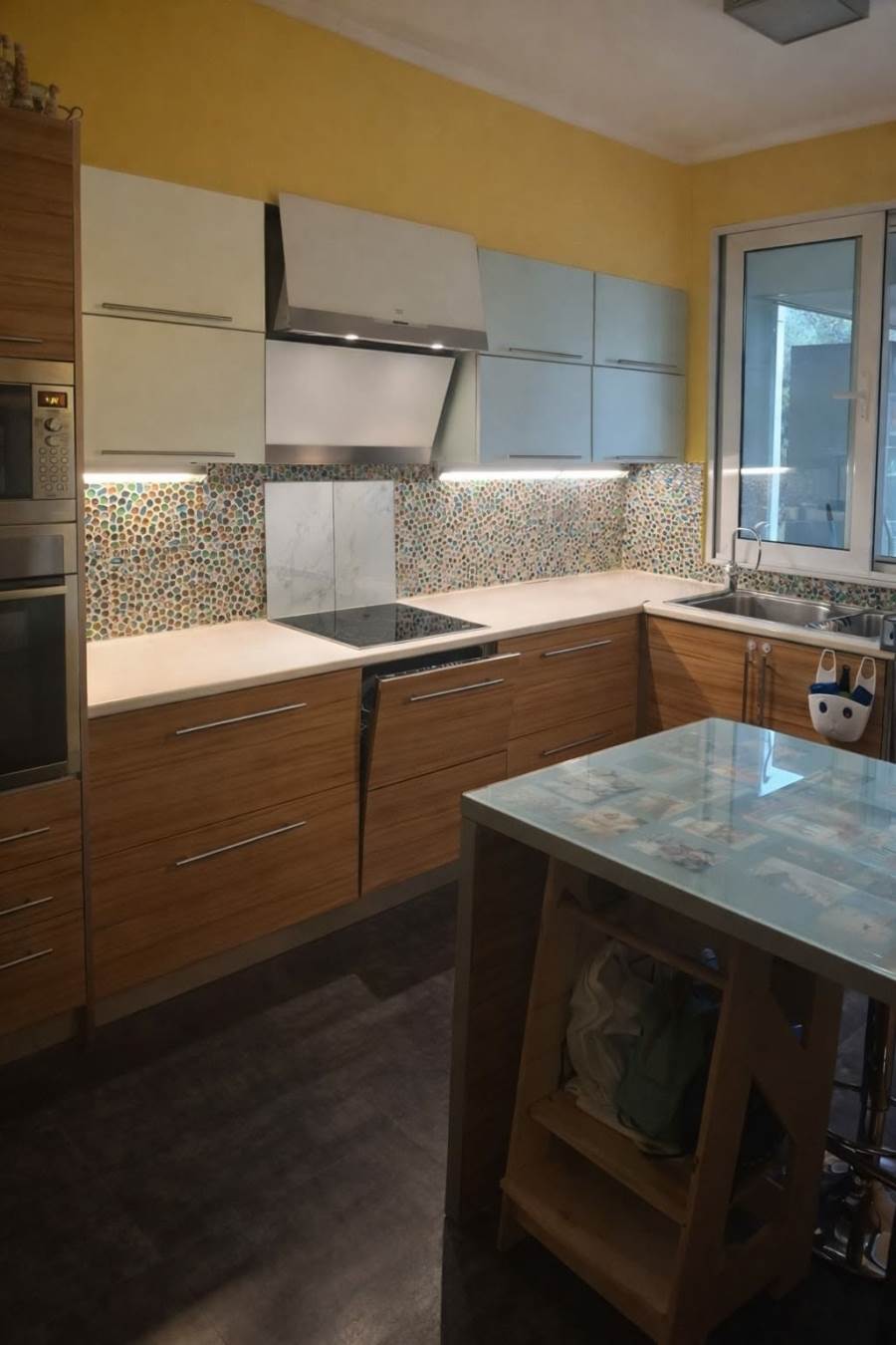 (For Sale) Residential Floor Apartment || Athens North/Nea Erithraia - 130 Sq.m, 2 Bedrooms, 350.000€ 